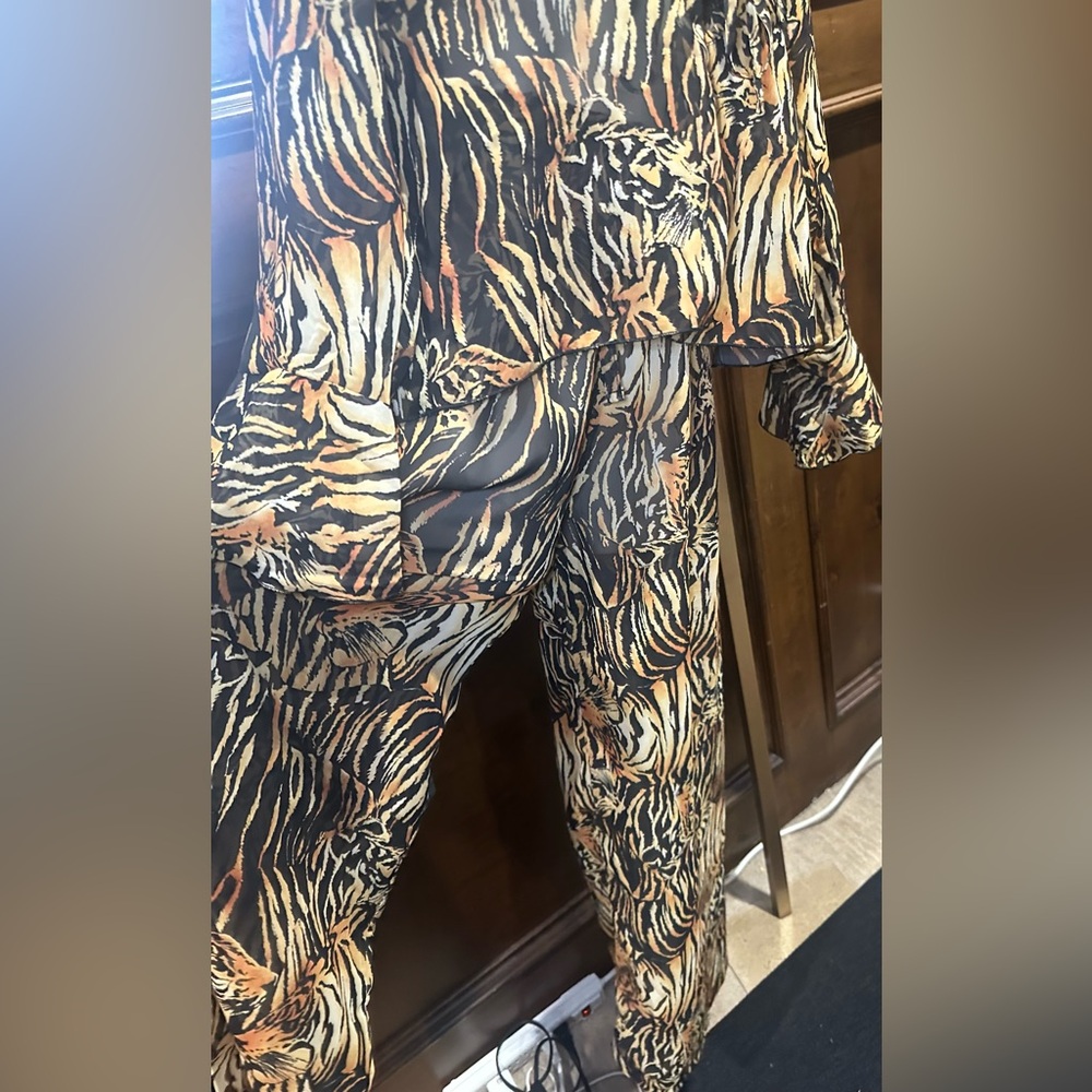 NWT SIZE M/L DOTTO LUXURY RESORT WEAR Zebra Print Pantsuit - Black and Tan - Picture 3 of 11